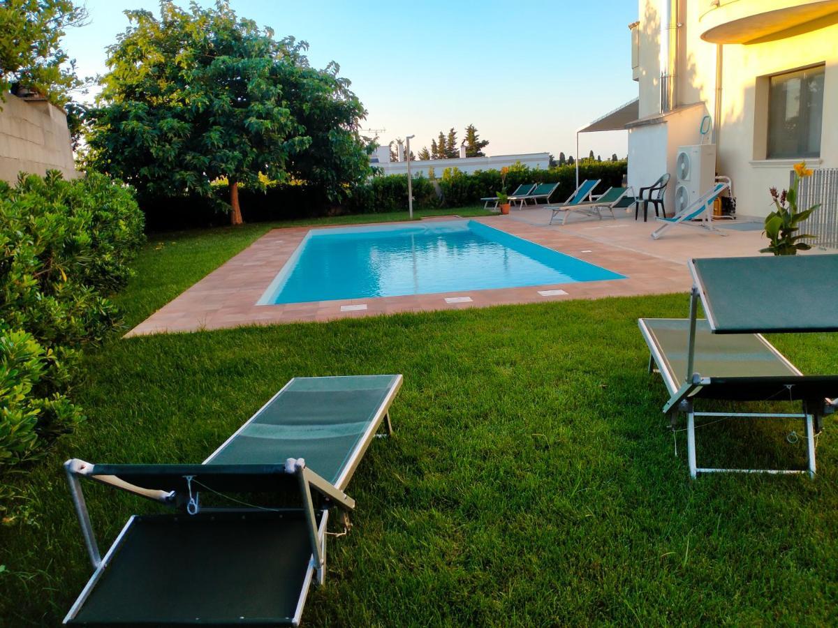 B&B Hotel Helios Uggiano La Chiesa Εξωτερικό φωτογραφία