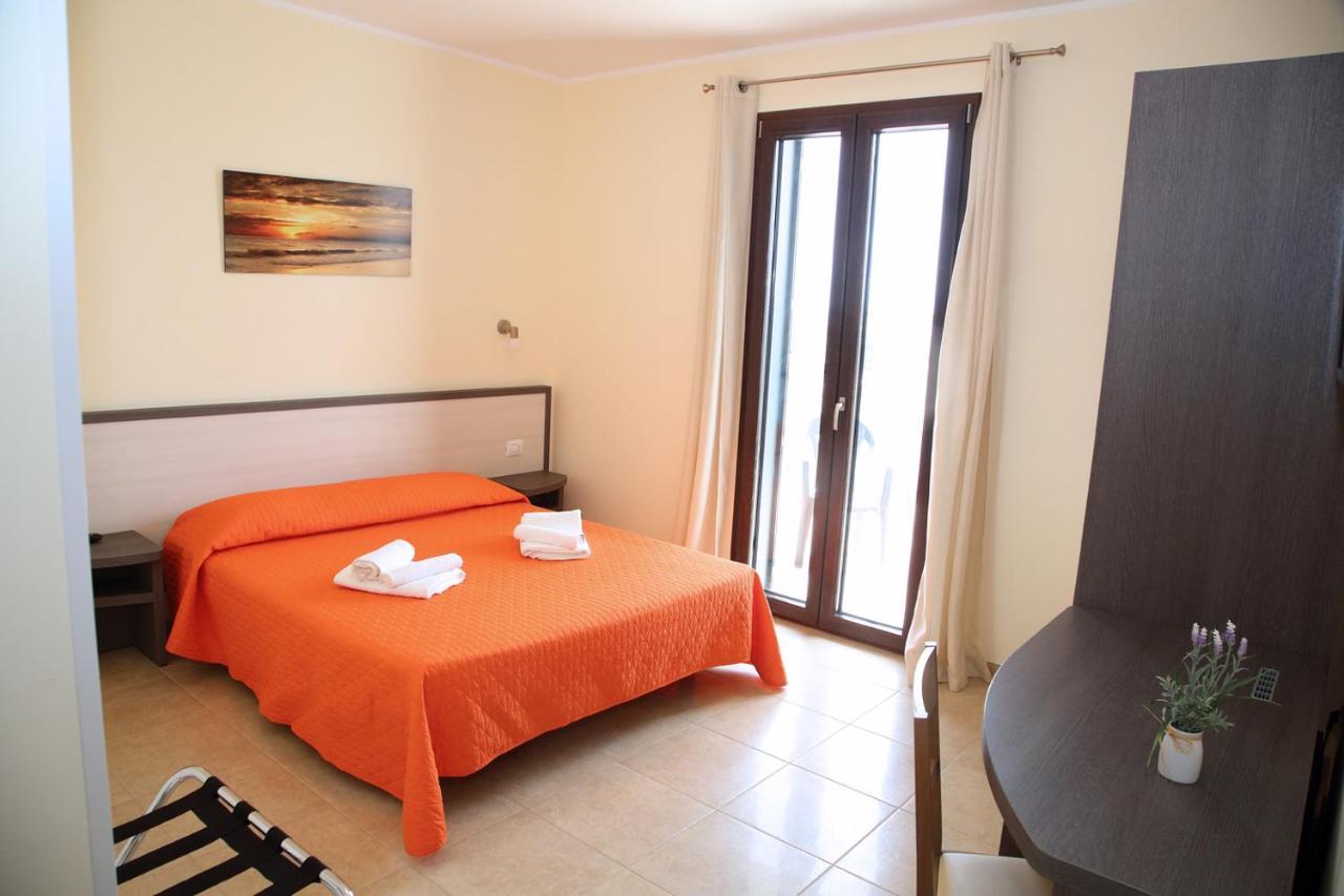 B&B Hotel Helios Uggiano La Chiesa Εξωτερικό φωτογραφία