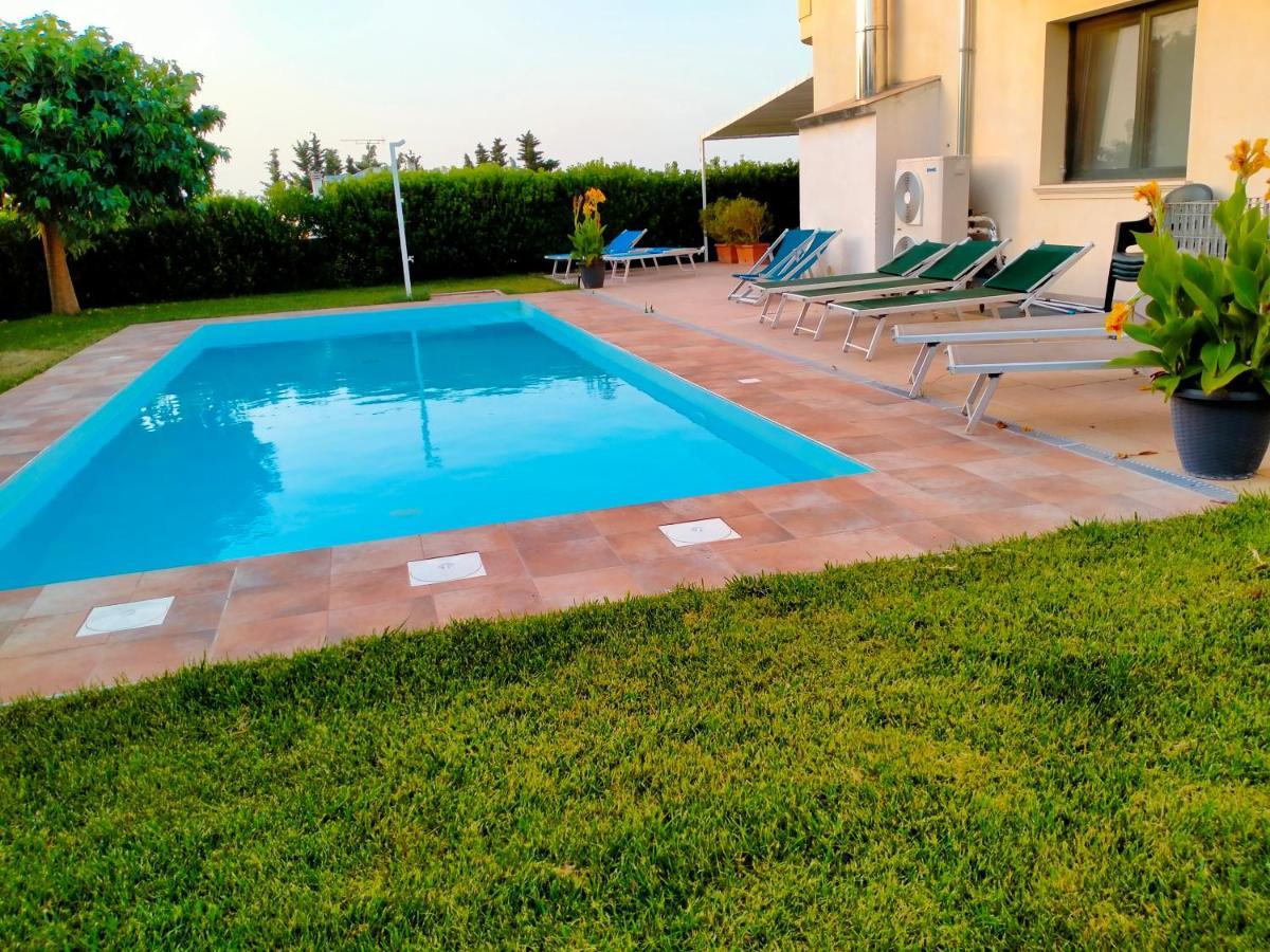 B&B Hotel Helios Uggiano La Chiesa Εξωτερικό φωτογραφία