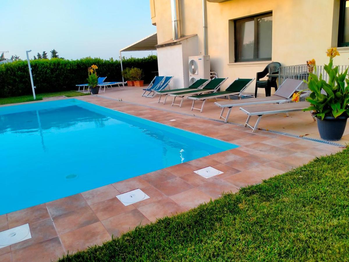 B&B Hotel Helios Uggiano La Chiesa Εξωτερικό φωτογραφία