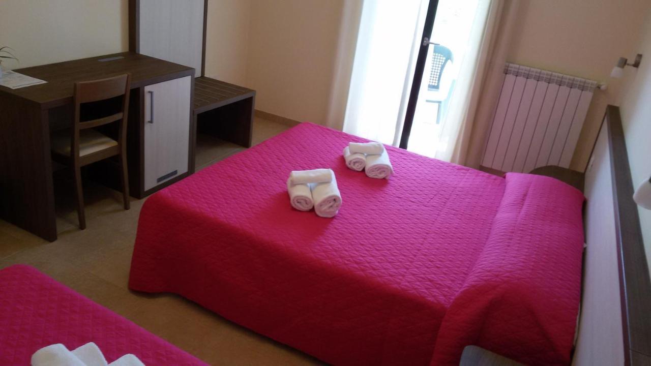 B&B Hotel Helios Uggiano La Chiesa Εξωτερικό φωτογραφία