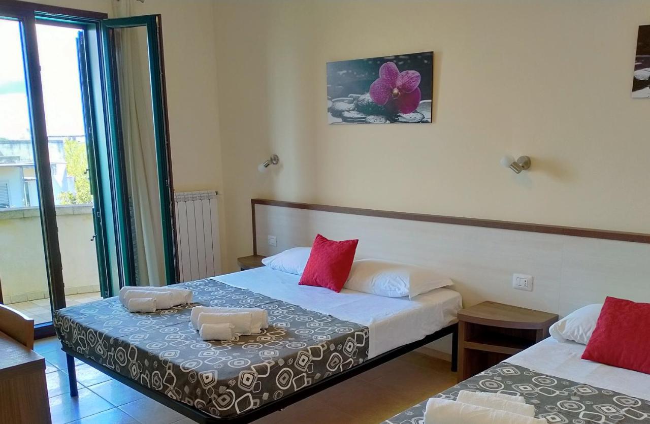 B&B Hotel Helios Uggiano La Chiesa Εξωτερικό φωτογραφία