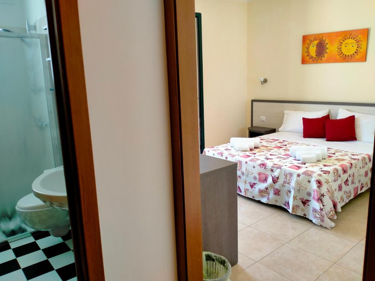 B&B Hotel Helios Uggiano La Chiesa Εξωτερικό φωτογραφία