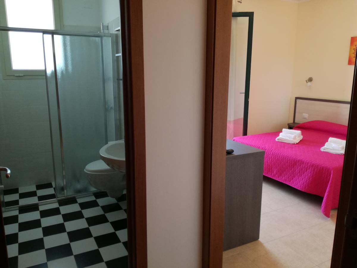 B&B Hotel Helios Uggiano La Chiesa Εξωτερικό φωτογραφία